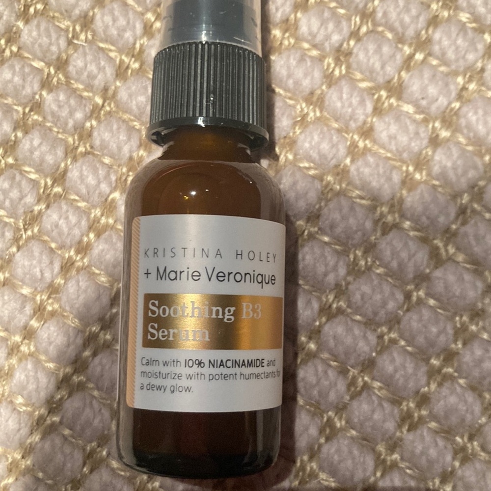 Brand new Marie Veronique Soothing B3 serum